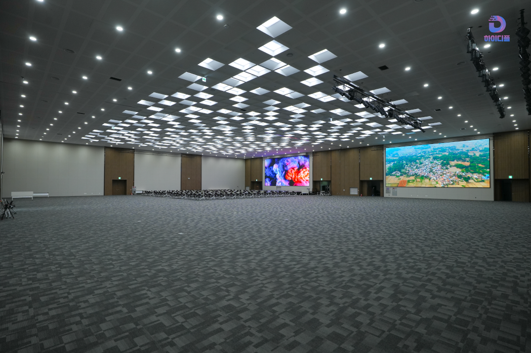 LED media wall