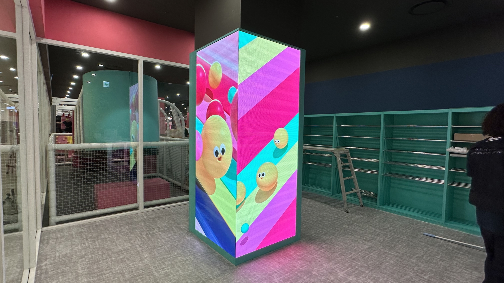 광교 롯데몰 바운스 카페 기둥형 LED-01