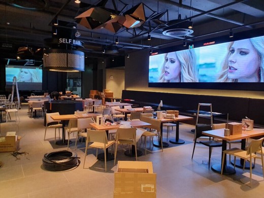 교촌치킨 청라호수점 미디어월-02