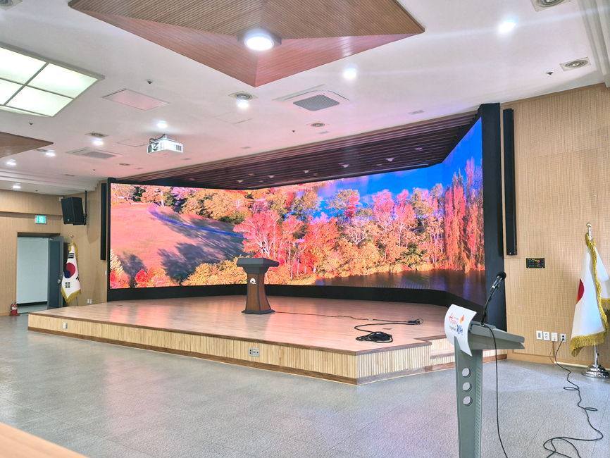 김천시청 강당 고해상도 LED전광판-02