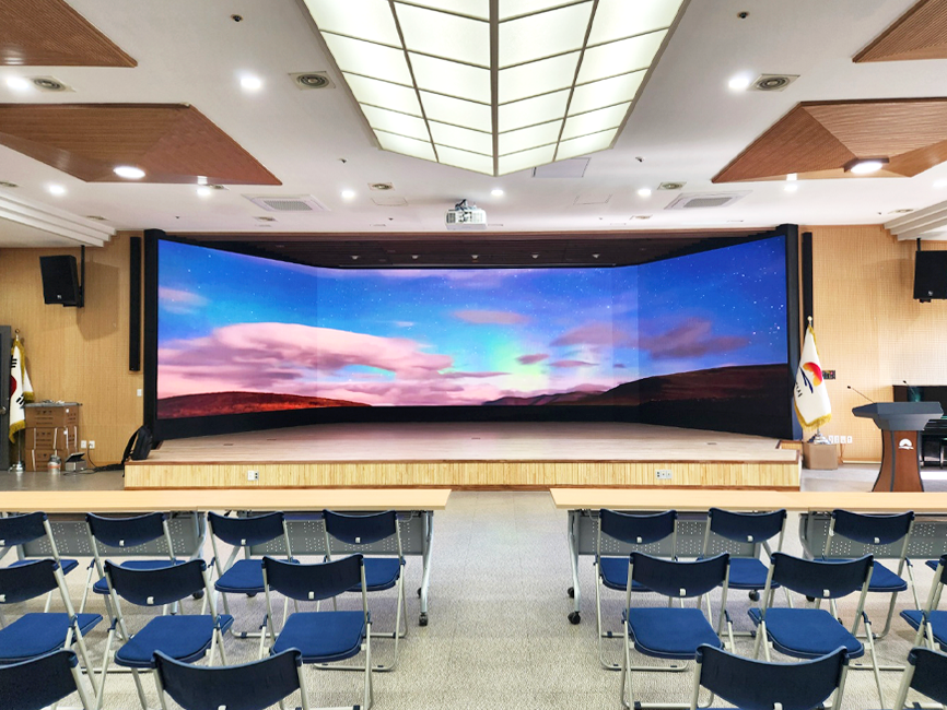 김천시청 강당 고해상도 LED전광판-04