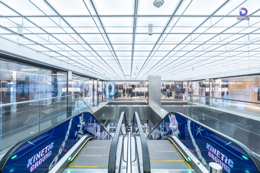키네틱그라운드 투명LED로 완성한 미래형 미디어존-03