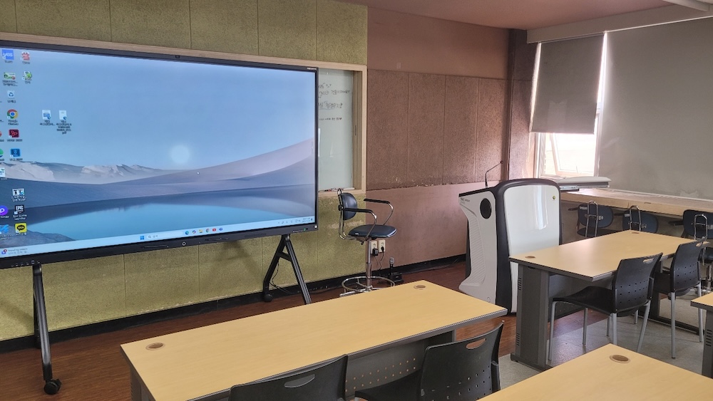 대학교 강의실 전자칠판 설치 사례-03