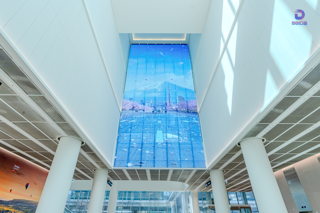 로비 공간 그물형 LED 전광판 사례-03