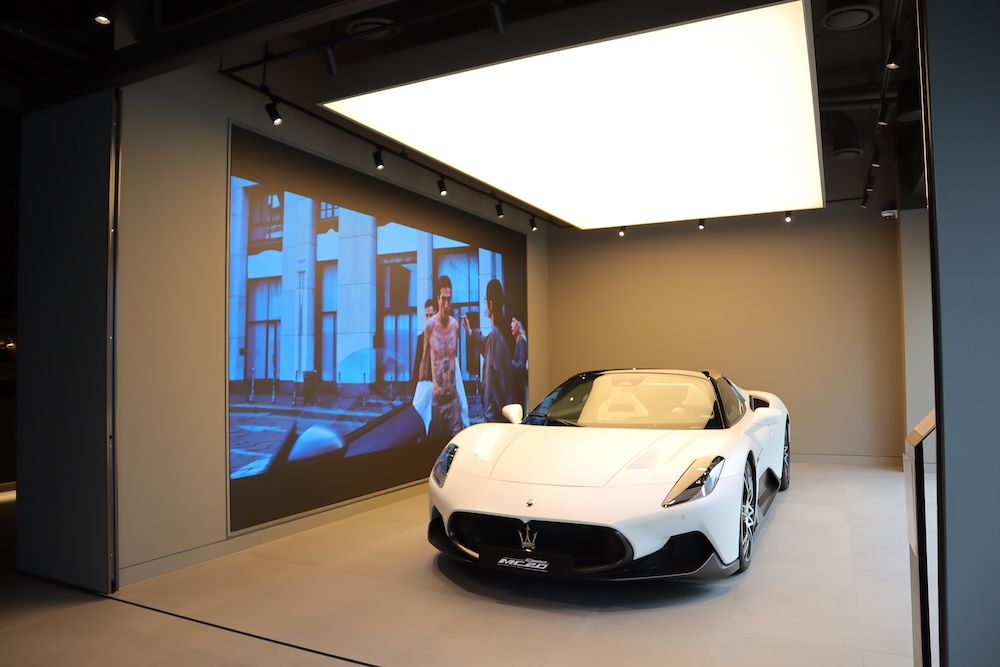 자동차 전시장 LED 사이니지 구축 사례-01