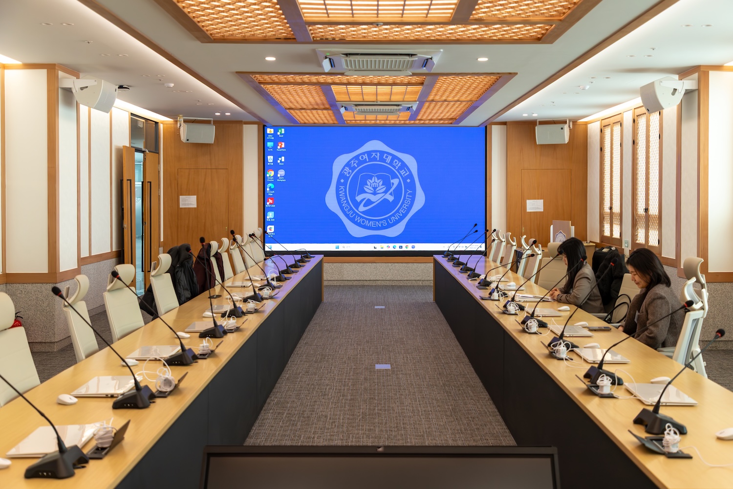 대학교 회의실 LED 전광판 구축 사례 150인치 디스플레이-01