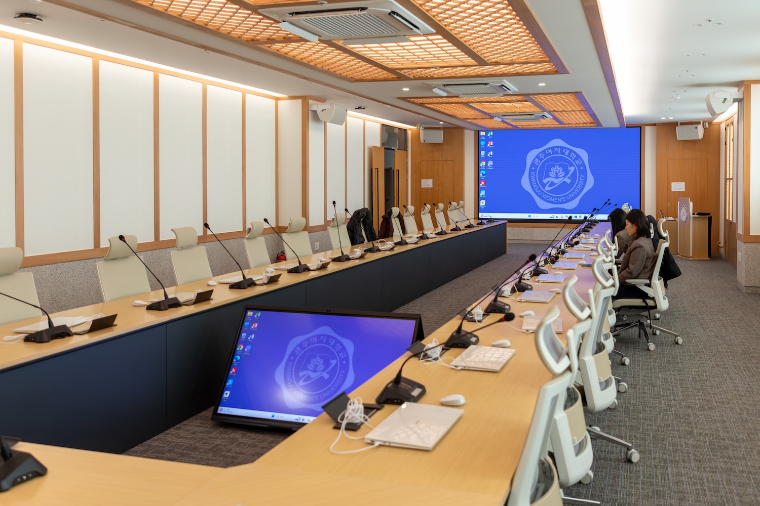 대학교 회의실 LED 전광판 구축 사례 150인치 디스플레이-04