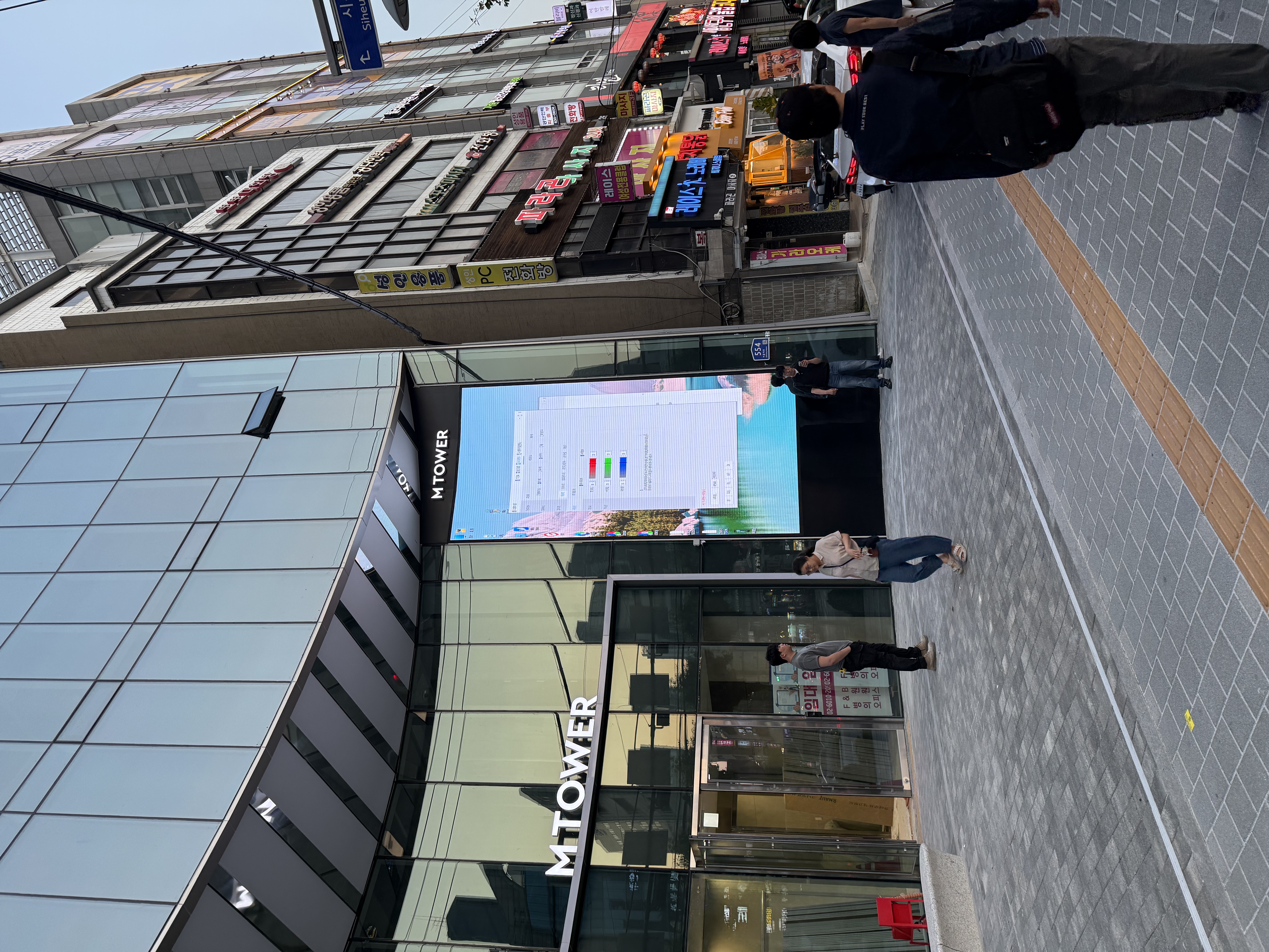 옥외 곡면 LED 디스플레이-04
